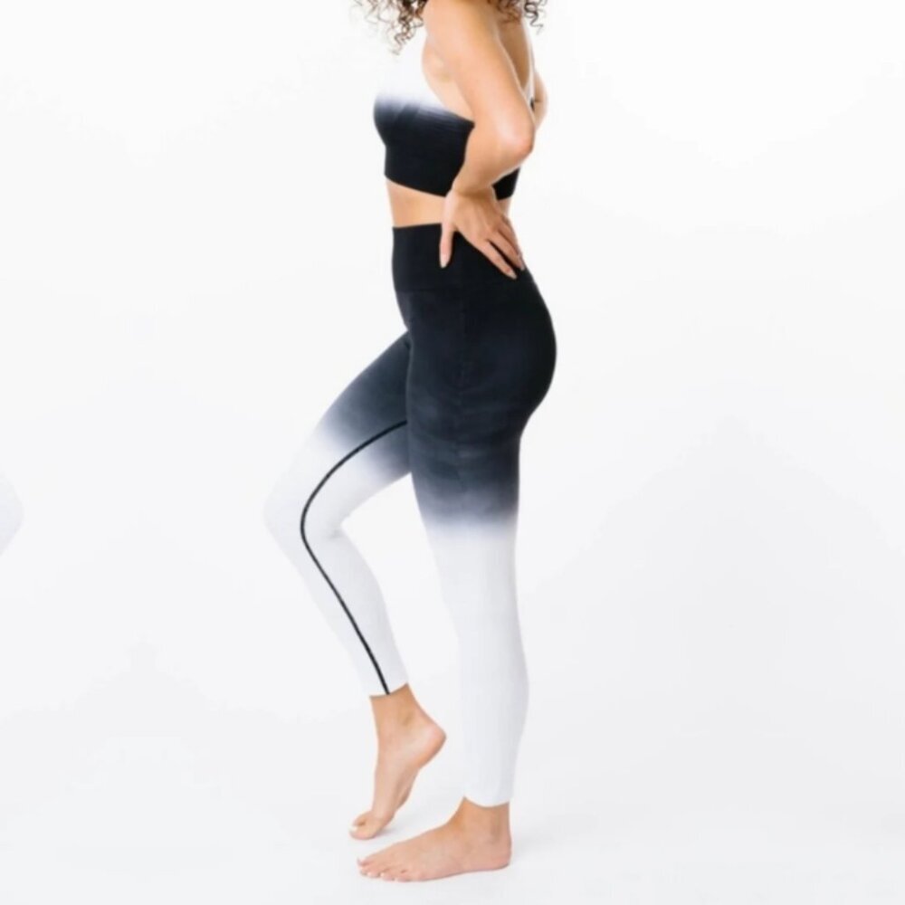 ZYIA | Black and White Ombre Performance Legging | Sz. S